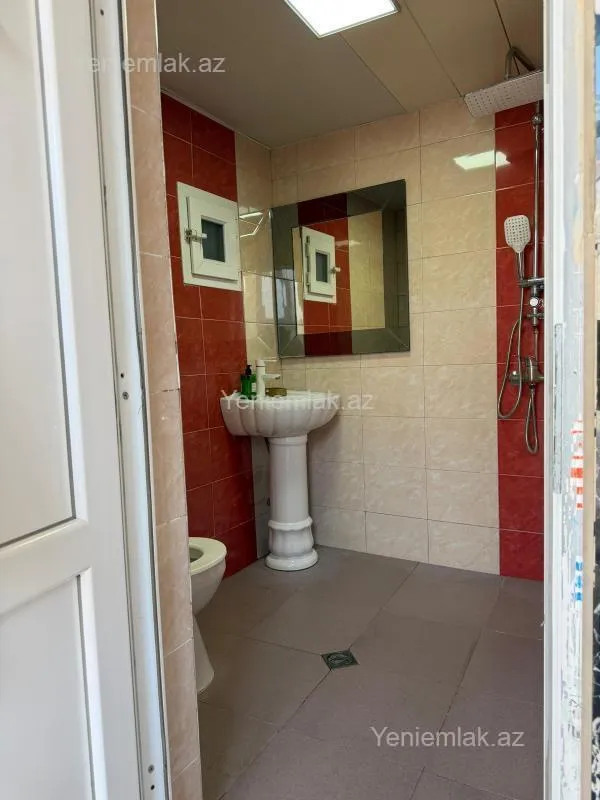 Satılır 4 otaqlı həyət evi 100 m²