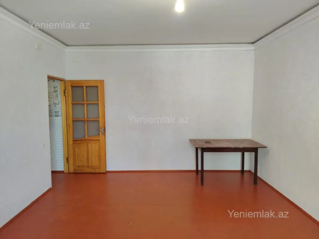 Satılır 1 otaqlı köhnə tikili 36 m²