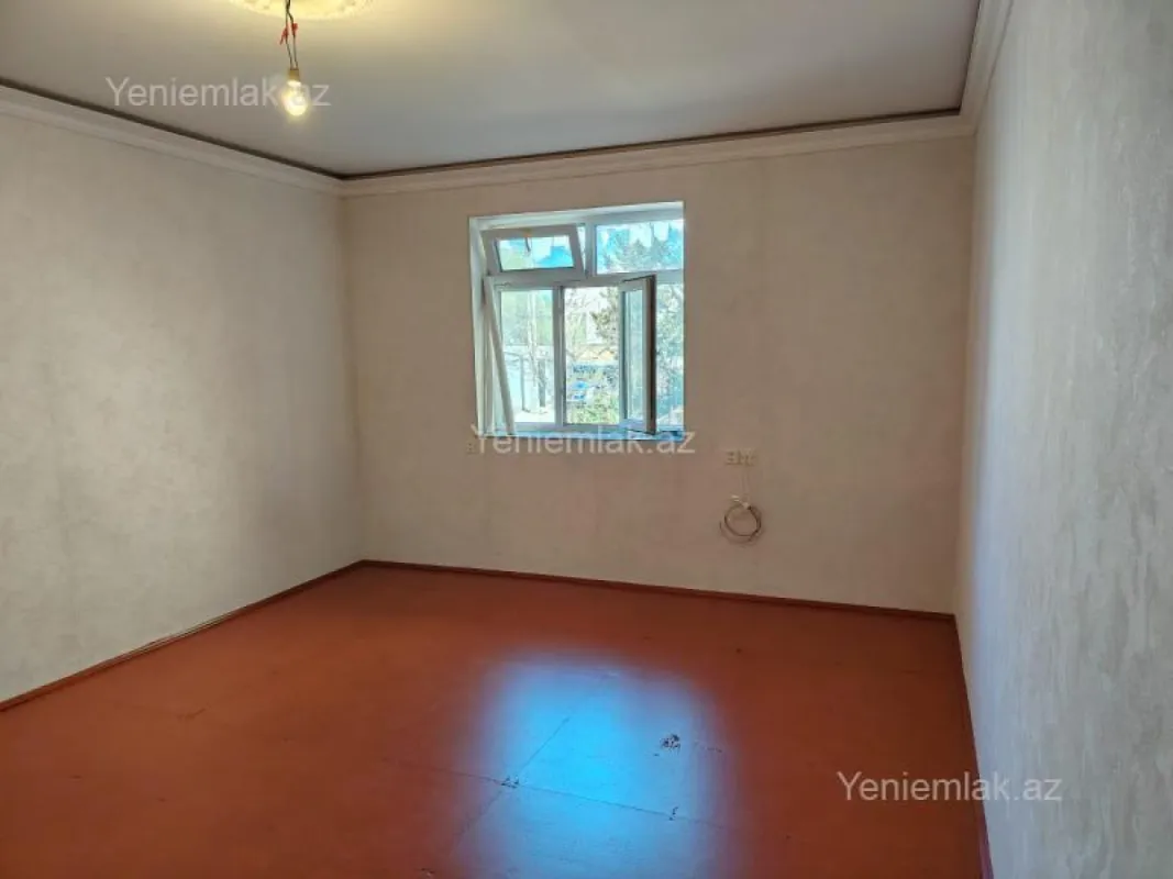 Satılır 1 otaqlı köhnə tikili 36 m²