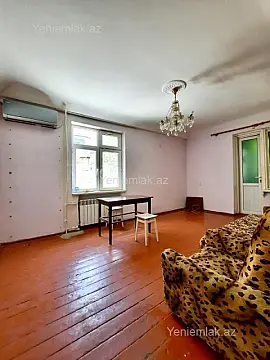 Satılır 2 otaqlı köhnə tikili 35 m²