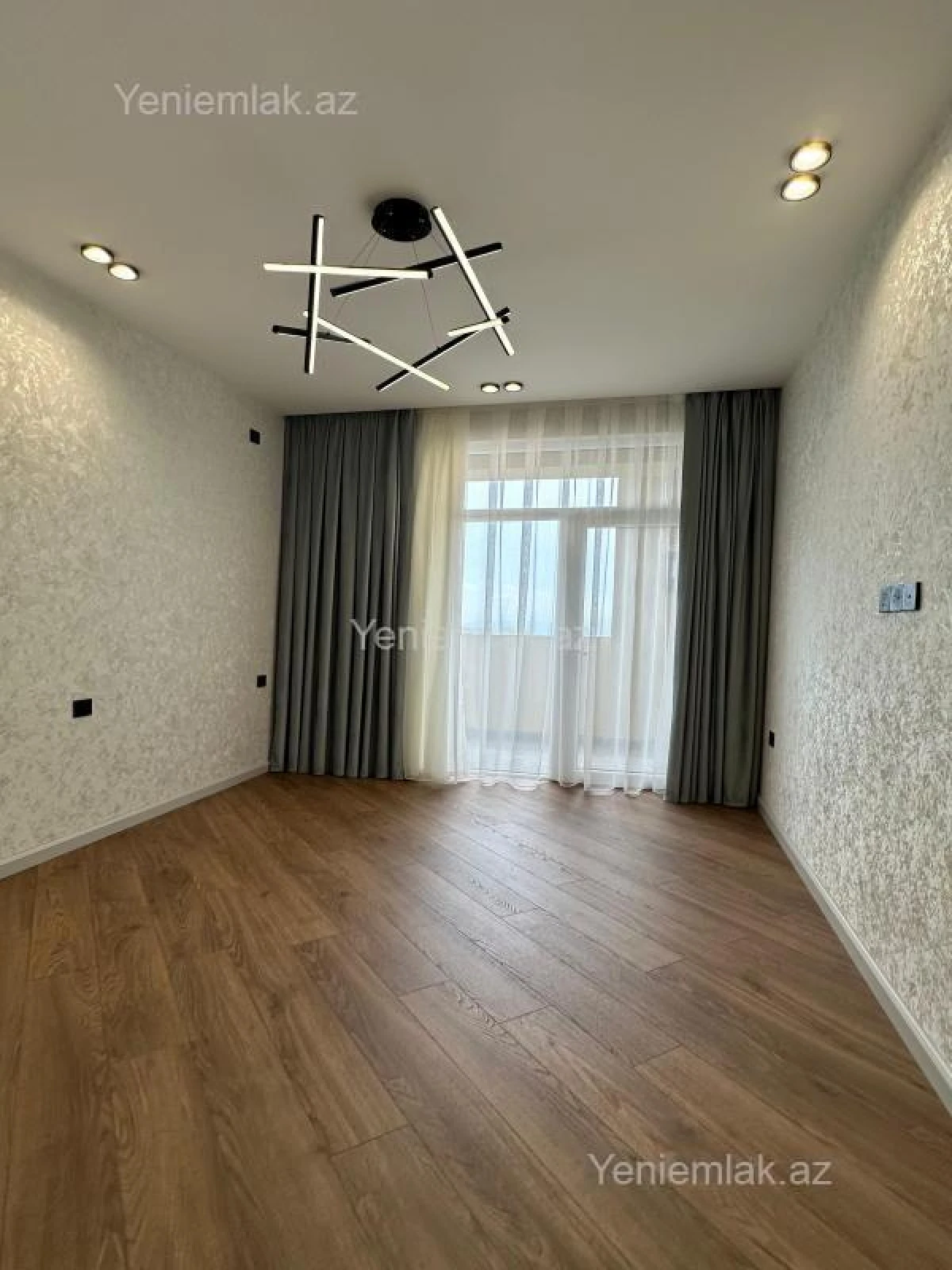 Satılır 3 otaqlı yeni tikili 80 m²