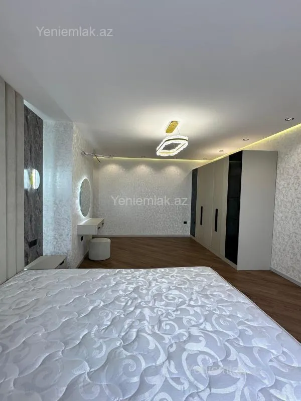 Satılır 3 otaqlı yeni tikili 80 m²