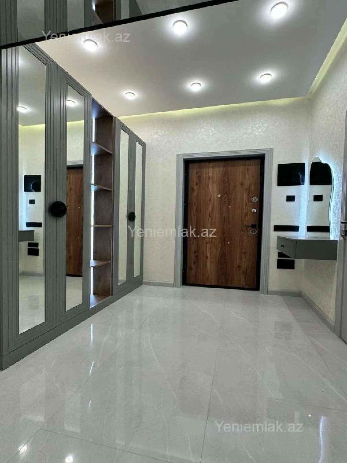 Satılır 3 otaqlı yeni tikili 80 m²