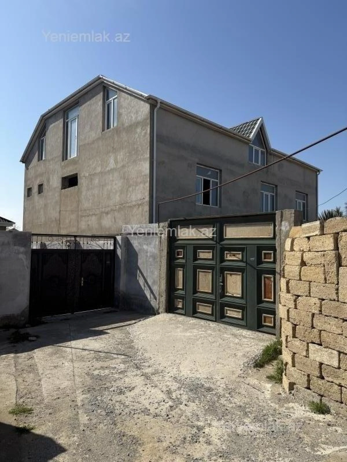 Satılır 7 otaqlı həyət evi 186 m²