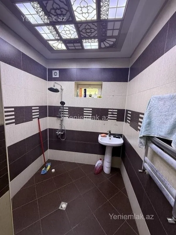 Satılır 7 otaqlı həyət evi 186 m²