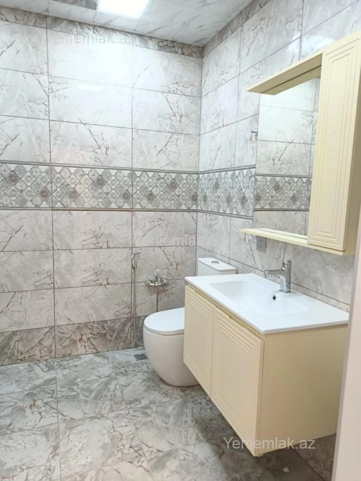 Satılır 3 otaqlı yeni tikili 80 m²