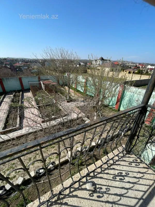 Satılır 3 otaqlı həyət evi 200 m²