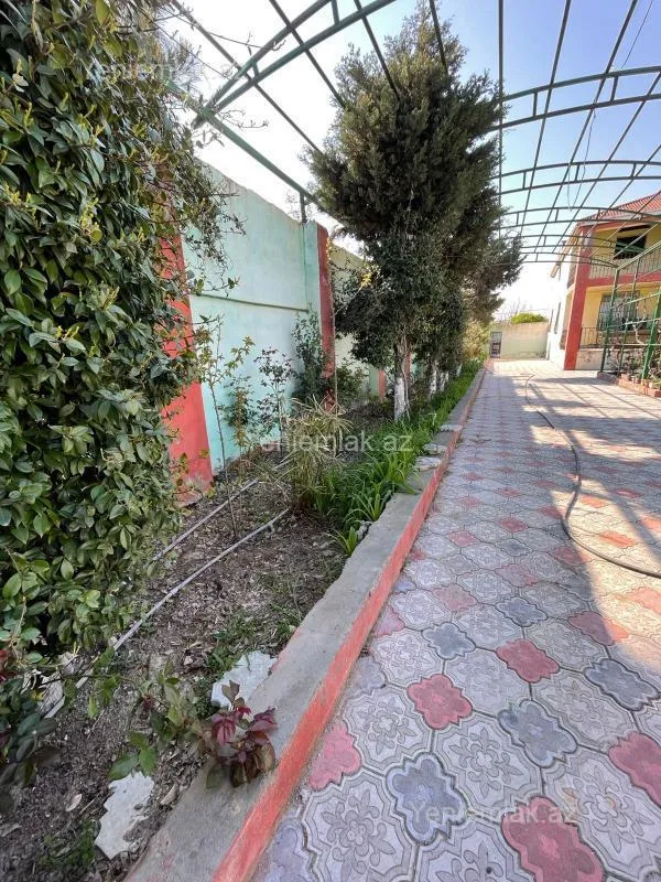 Satılır 3 otaqlı həyət evi 200 m²