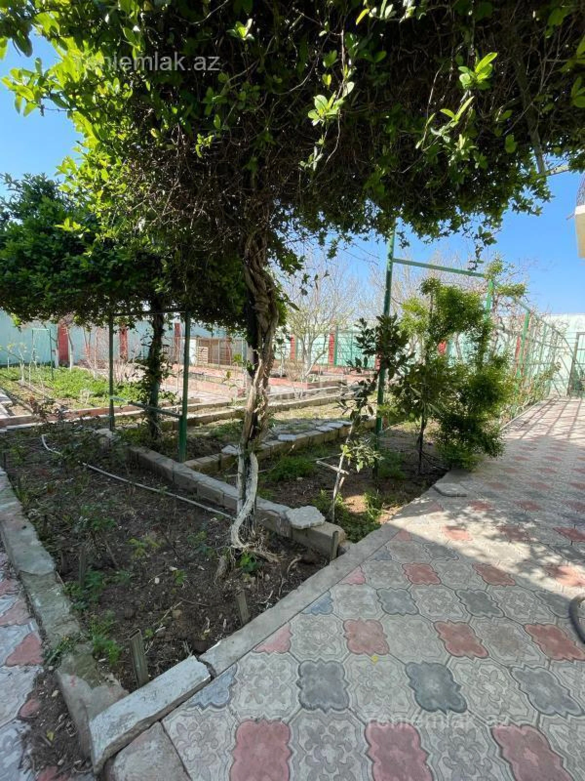 Satılır 3 otaqlı həyət evi 200 m²