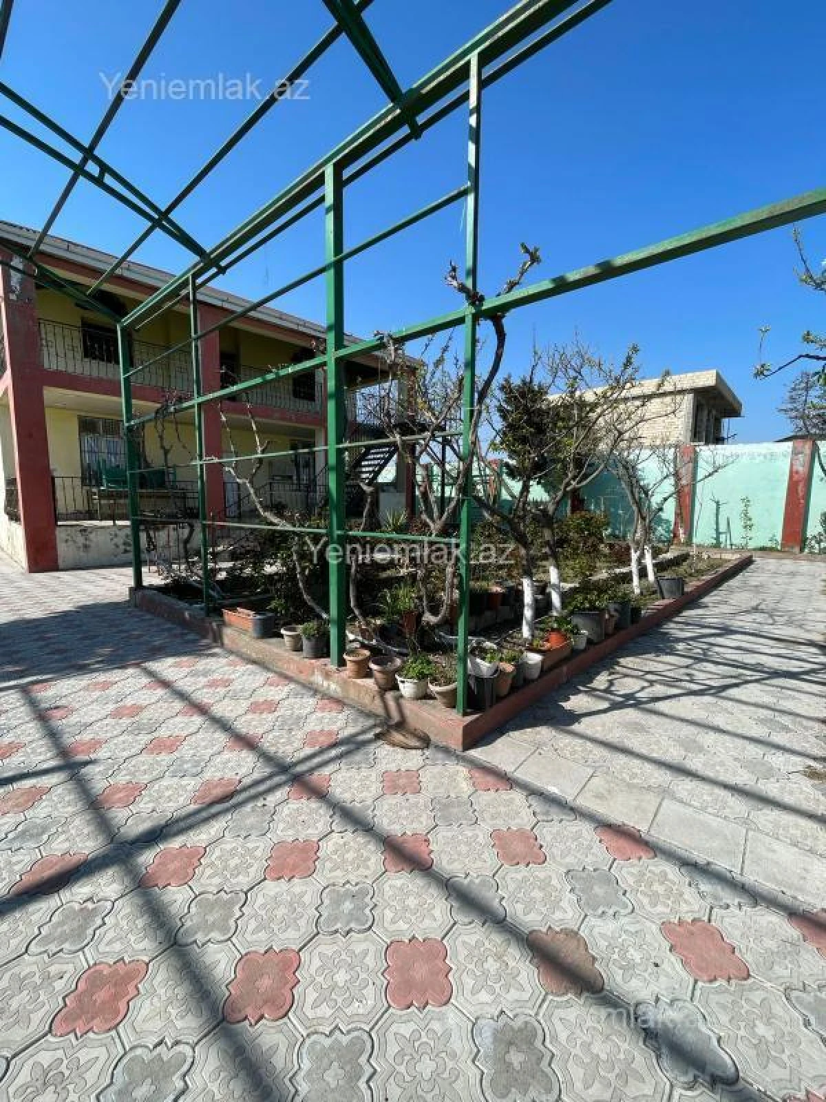 Satılır 3 otaqlı həyət evi 200 m²