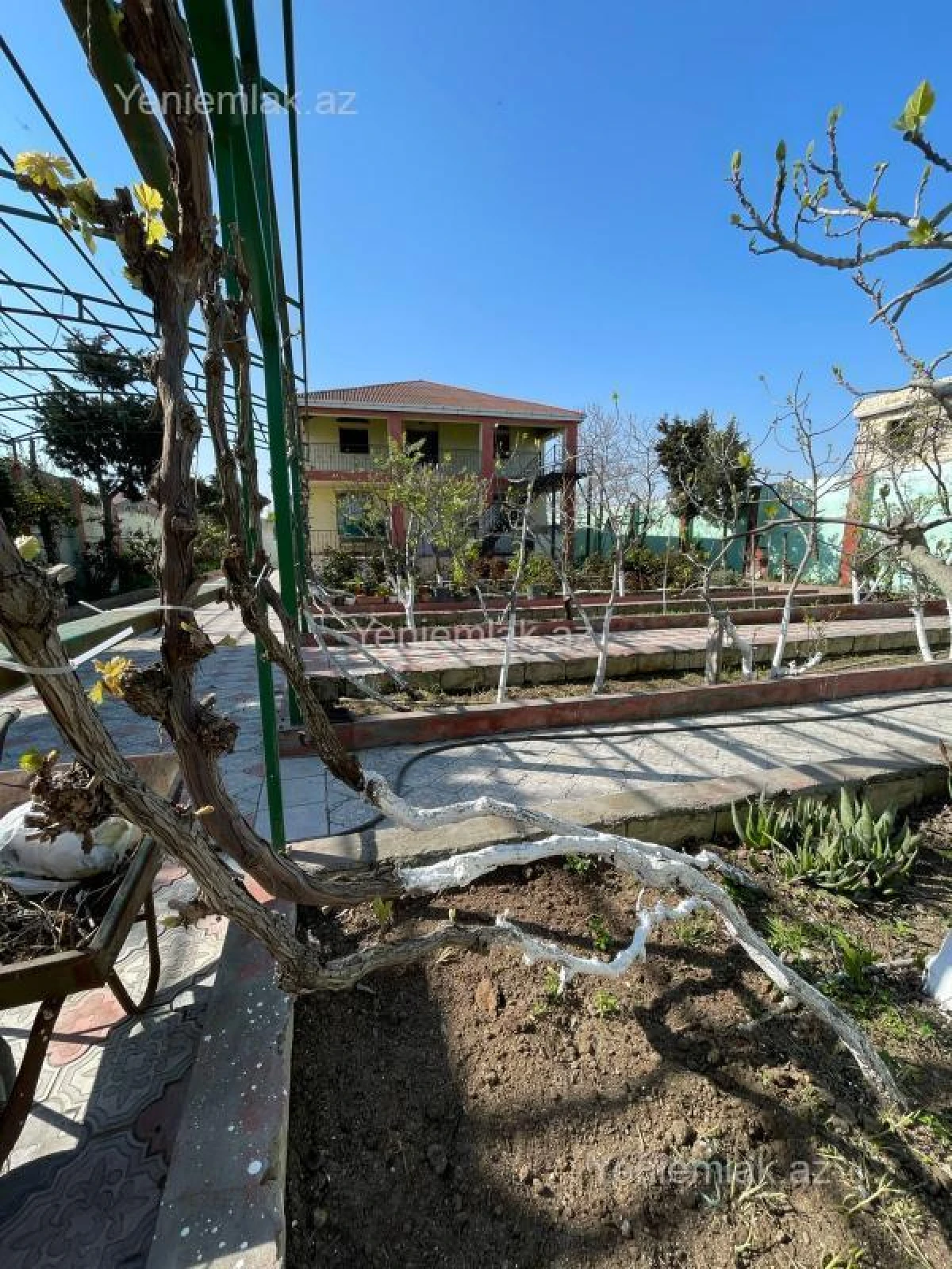 Satılır 3 otaqlı həyət evi 200 m²