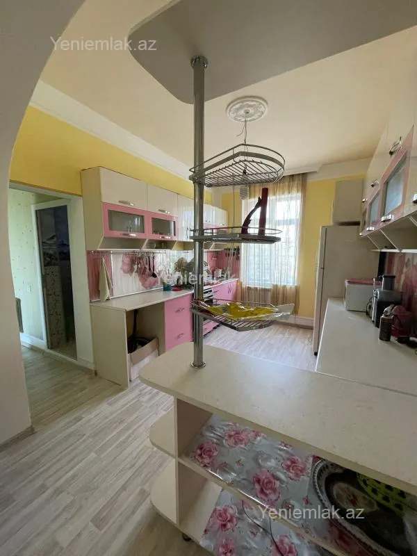 Satılır 3 otaqlı həyət evi 200 m²