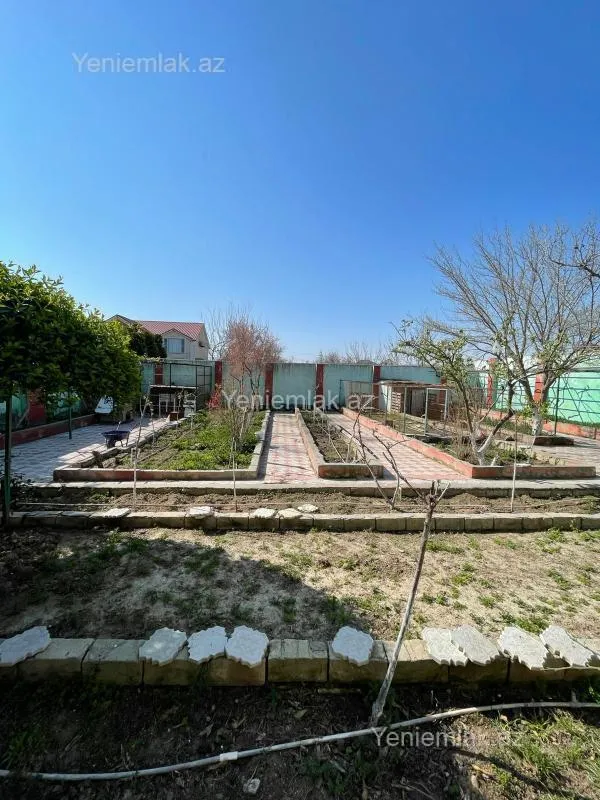 Satılır 3 otaqlı həyət evi 200 m²