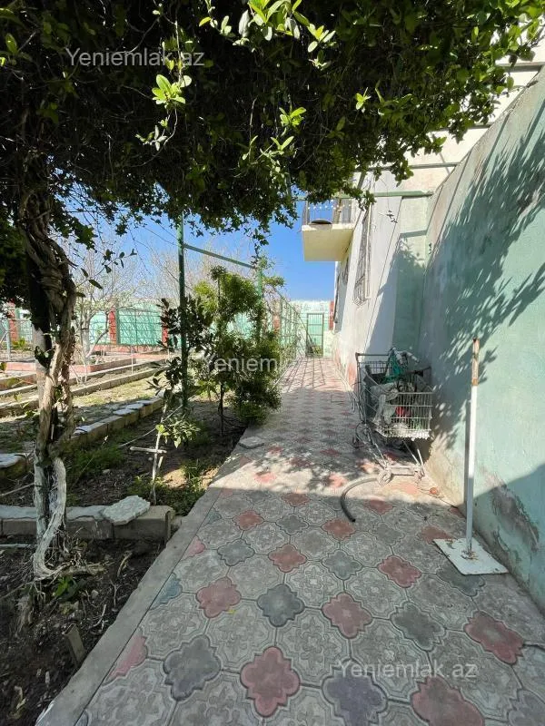 Satılır 3 otaqlı həyət evi 200 m²