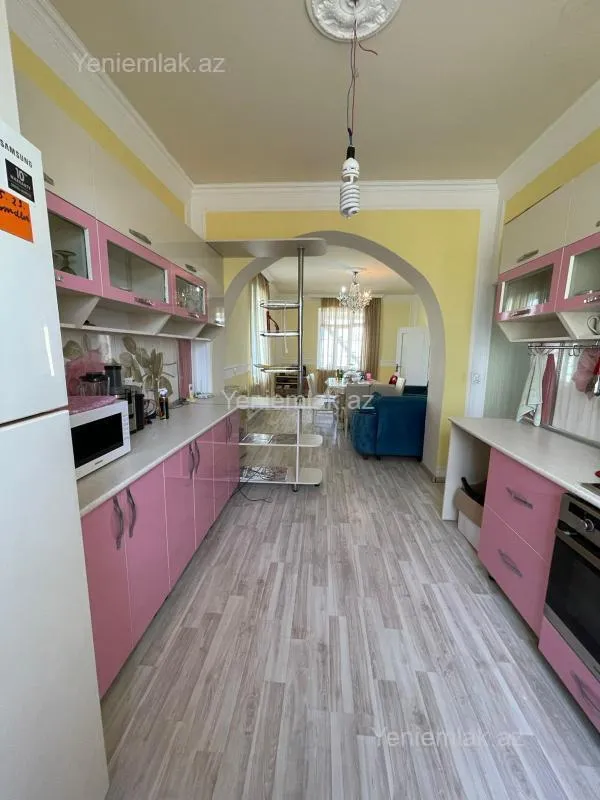 Satılır 3 otaqlı həyət evi 200 m²