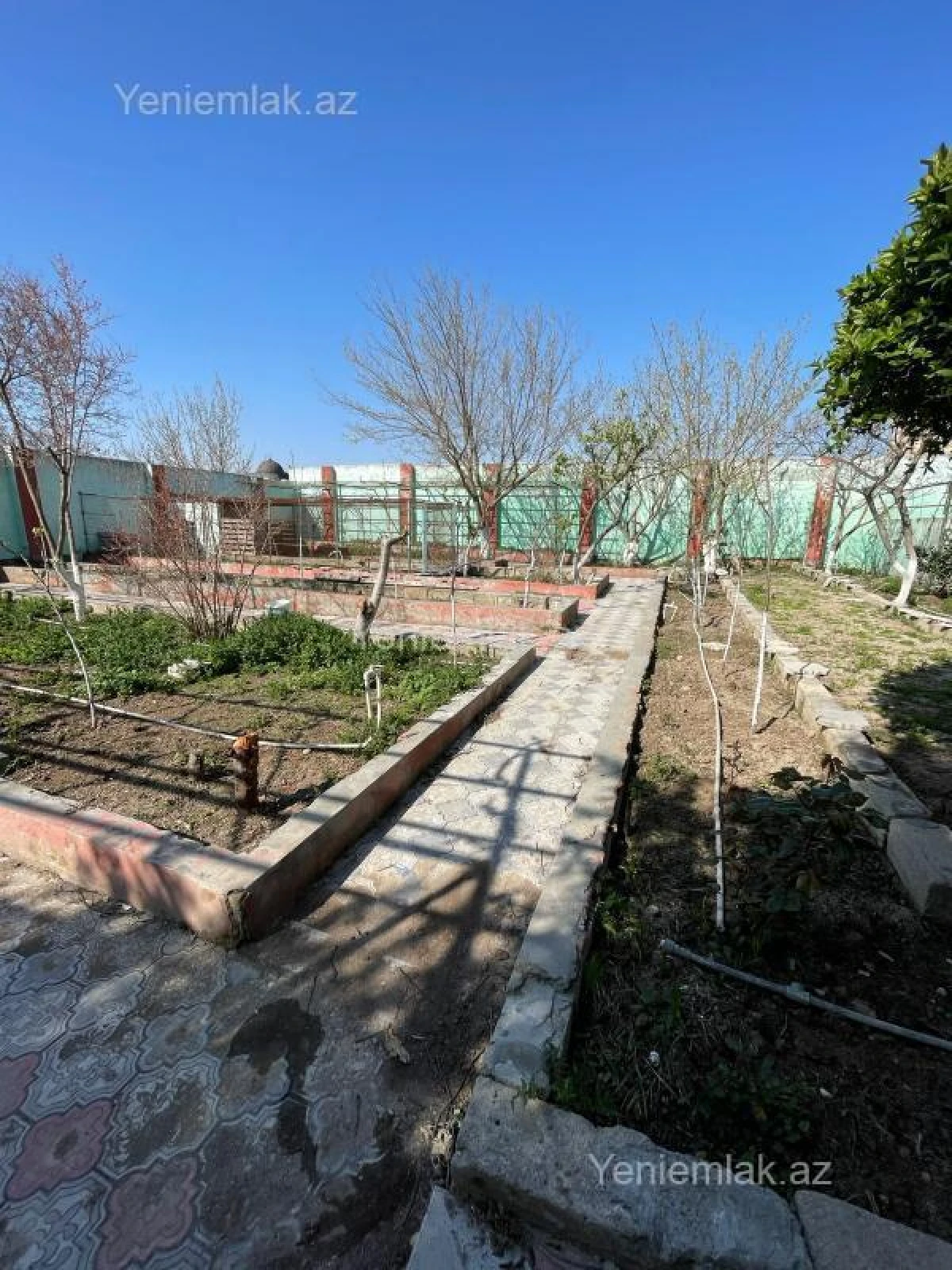 Satılır 3 otaqlı həyət evi 200 m²