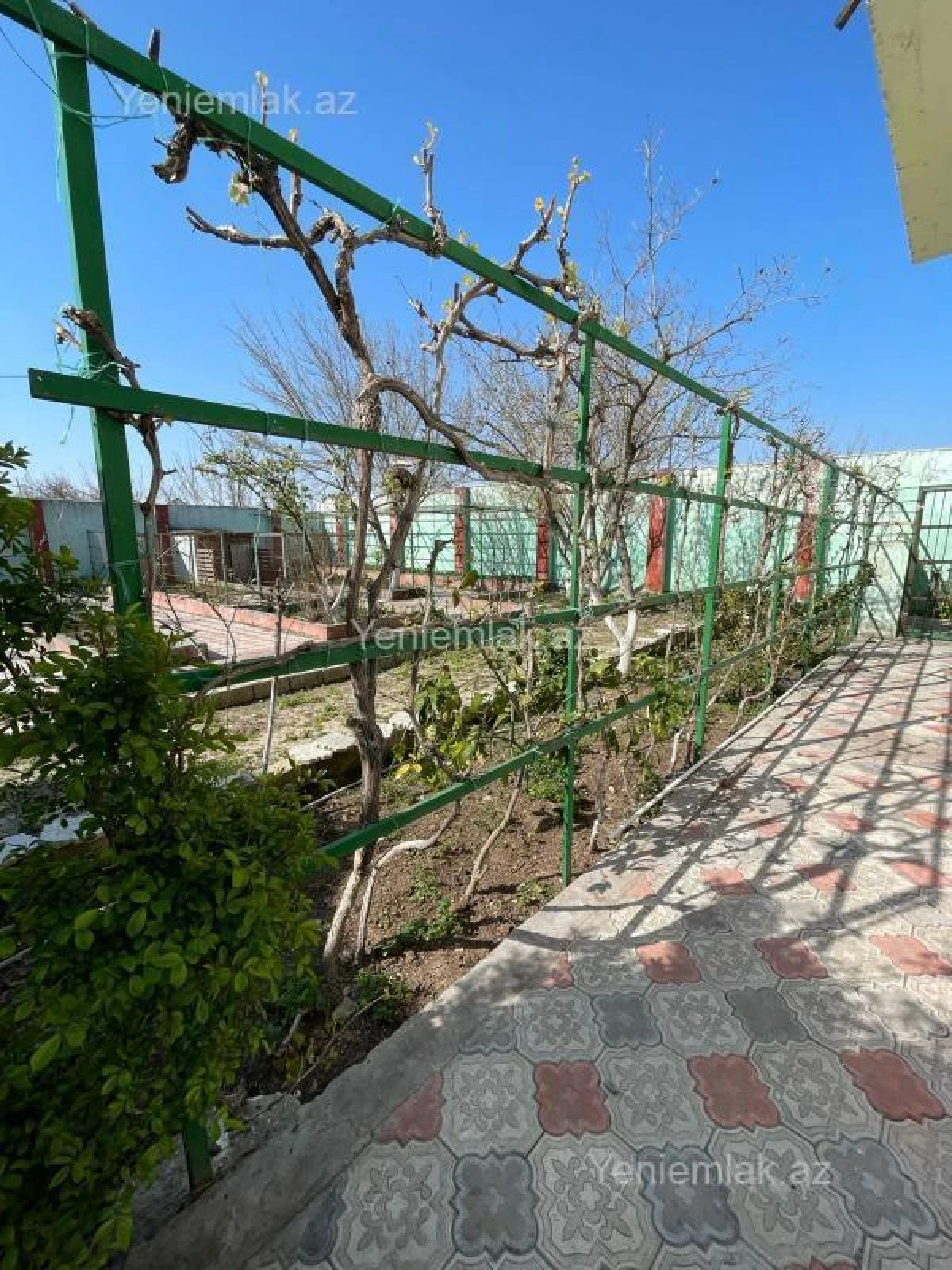 Satılır 3 otaqlı həyət evi 200 m²