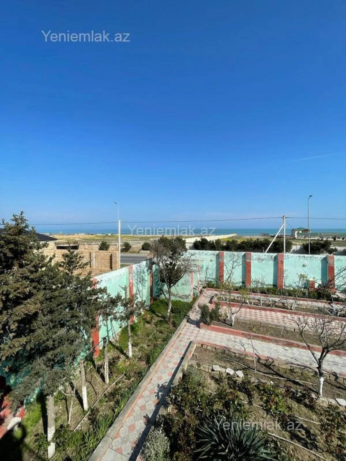 Satılır 3 otaqlı həyət evi 200 m²