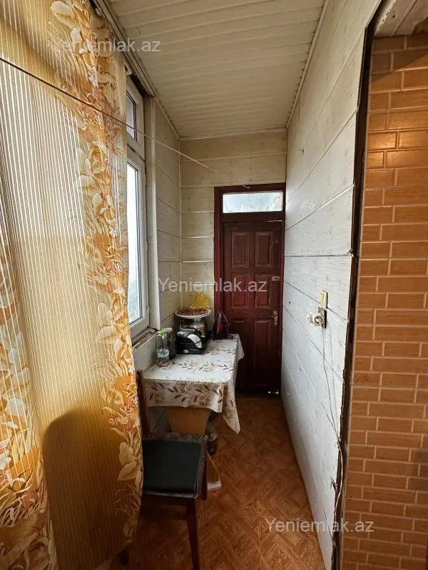 Satılır 5 otaqlı köhnə tikili 120 m²