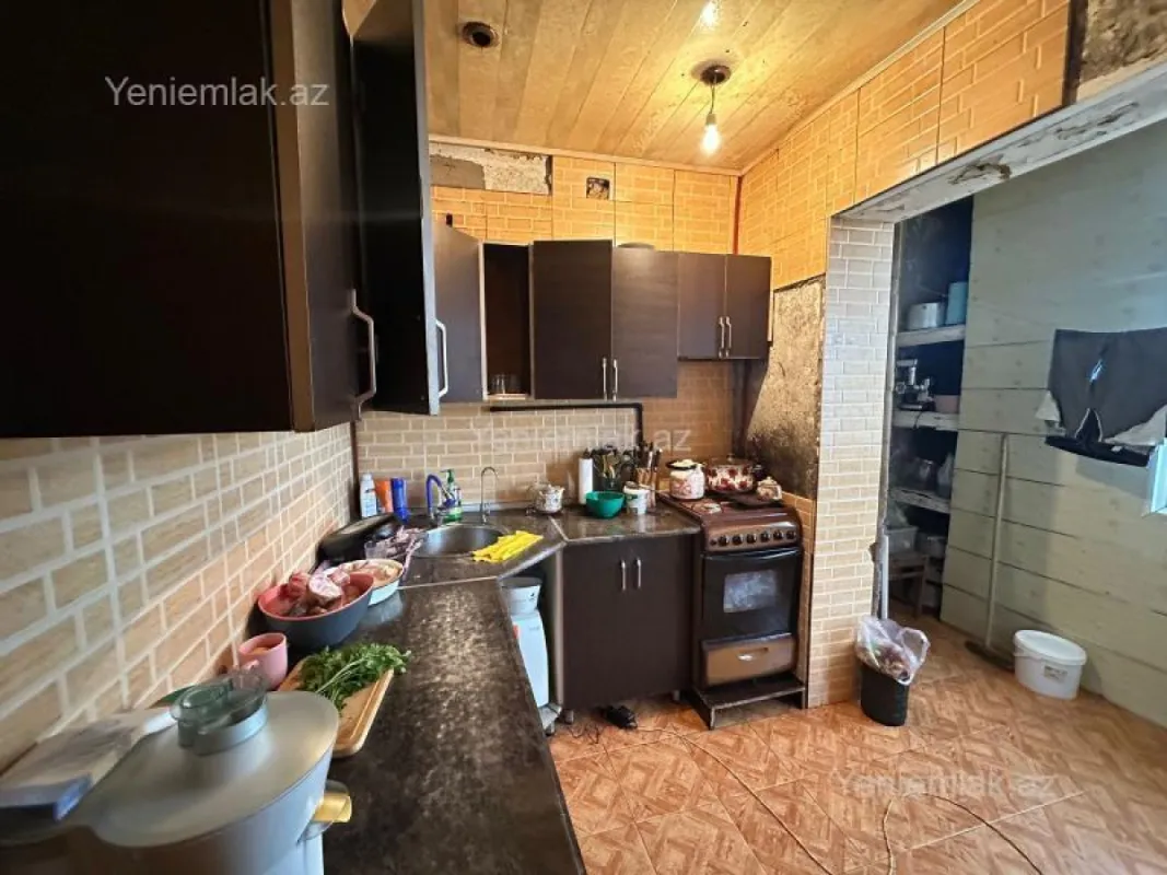 Satılır 5 otaqlı köhnə tikili 120 m²