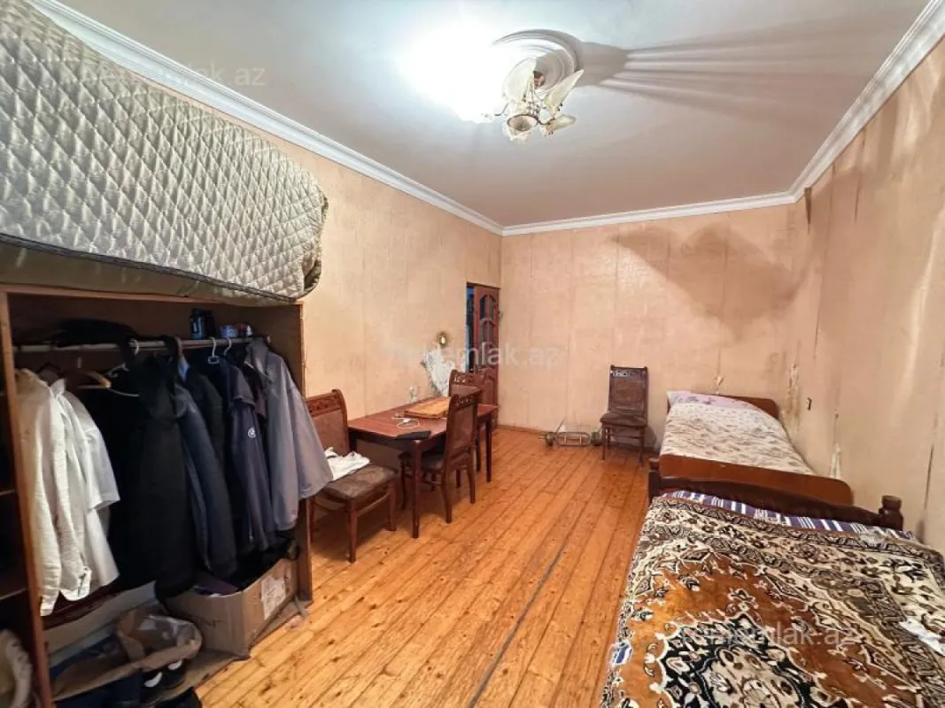 Satılır 5 otaqlı köhnə tikili 120 m²