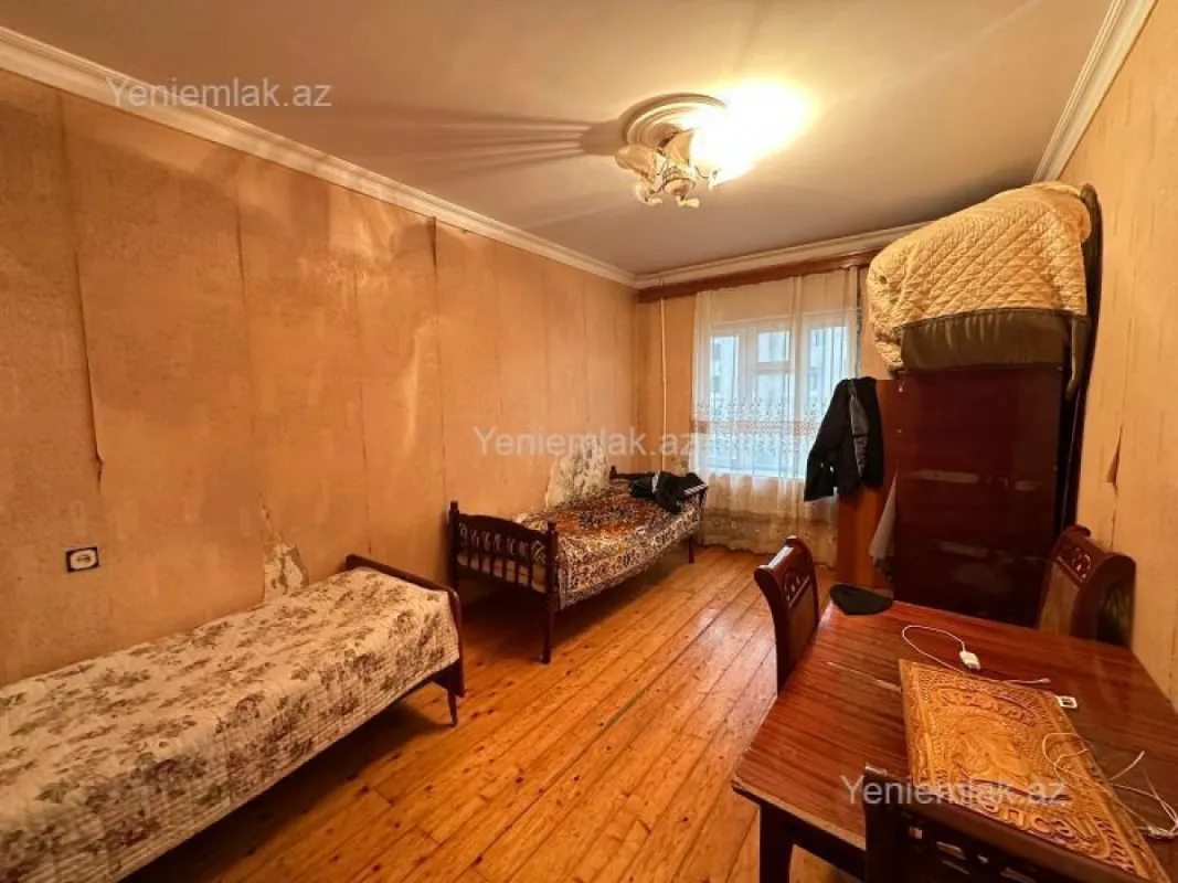 Satılır 5 otaqlı köhnə tikili 120 m²