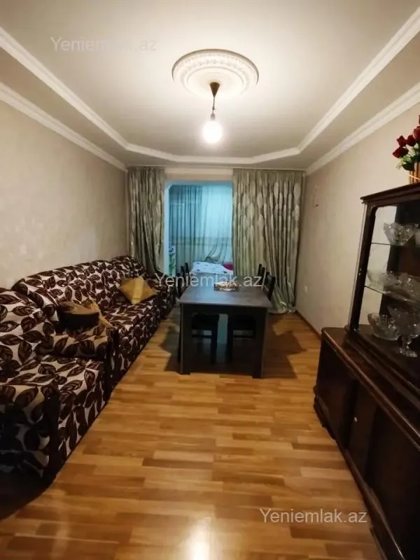 Satılır 2 otaqlı köhnə tikili 55 m²