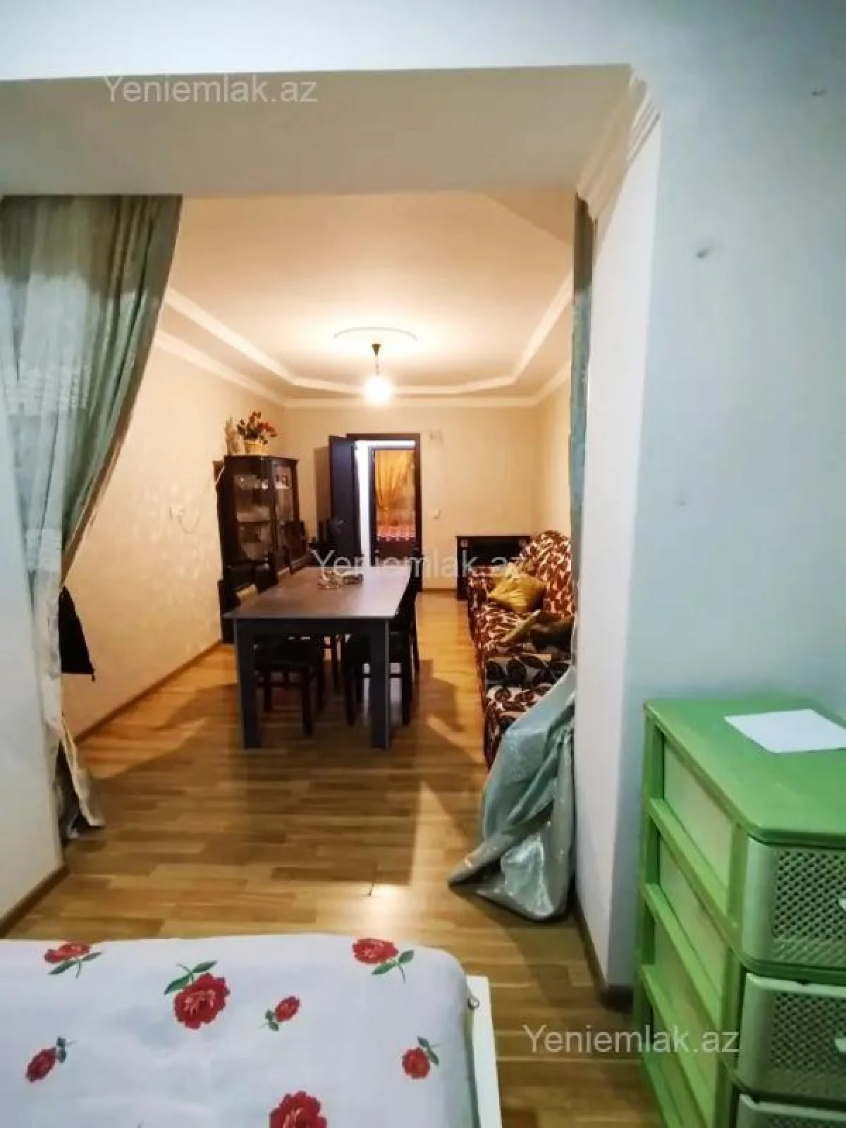 Satılır 2 otaqlı köhnə tikili 55 m²