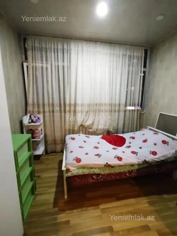 Satılır 2 otaqlı köhnə tikili 55 m²
