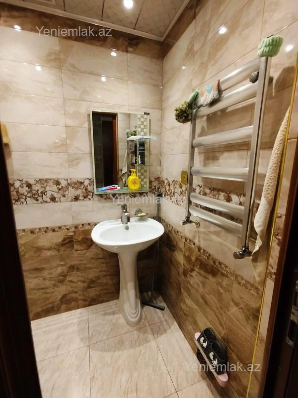 Satılır 2 otaqlı köhnə tikili 55 m²