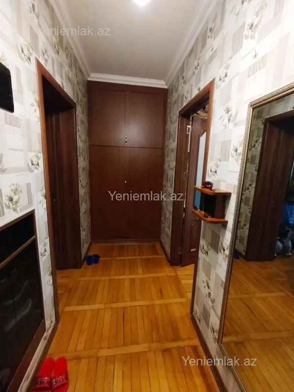 Satılır 2 otaqlı köhnə tikili 55 m²