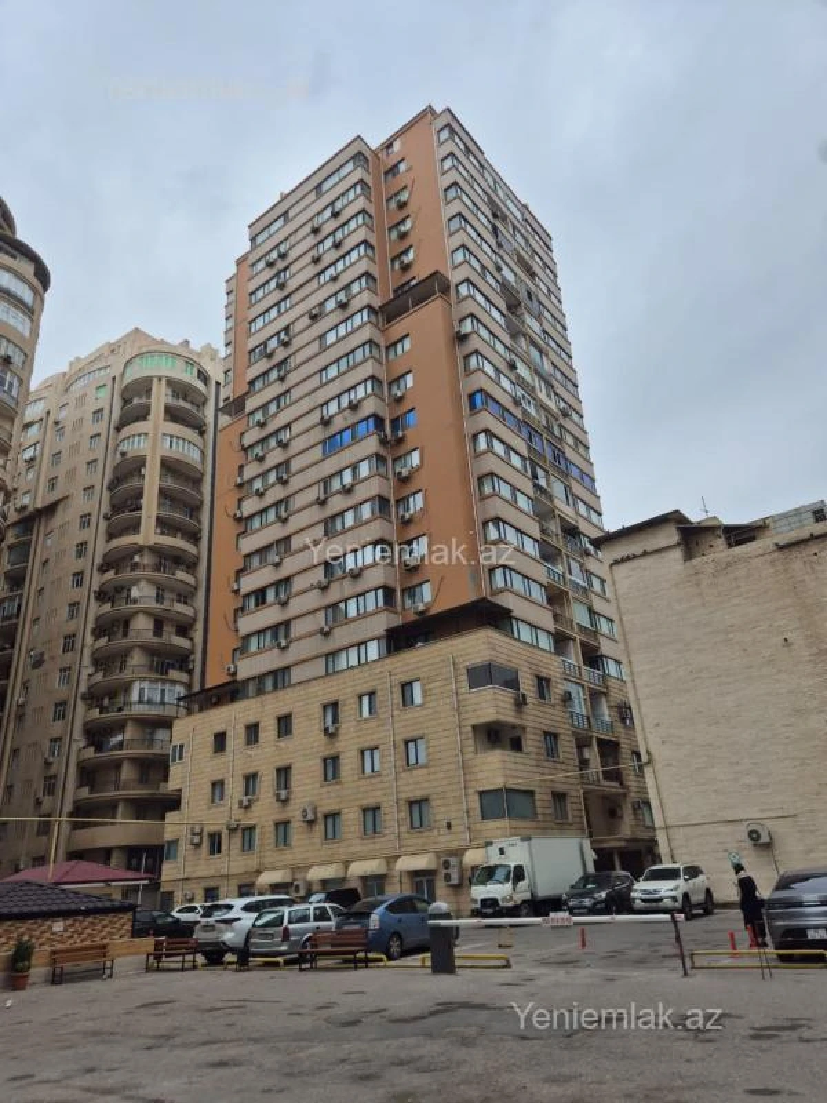 Satılır 3 otaqlı yeni tikili 100 m²