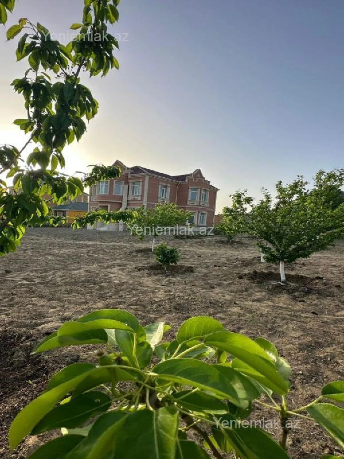 Satılır 7 otaqlı həyət evi 250 m²