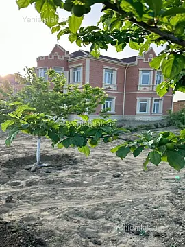 Satılır 7 otaqlı həyət evi 250 m²