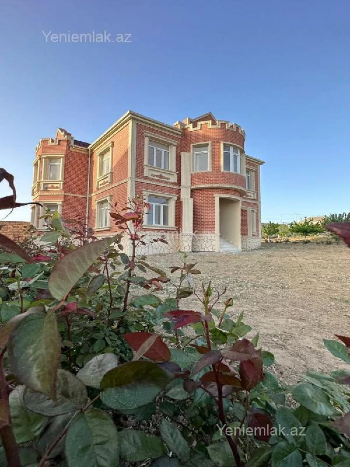 Satılır 7 otaqlı həyət evi 250 m²