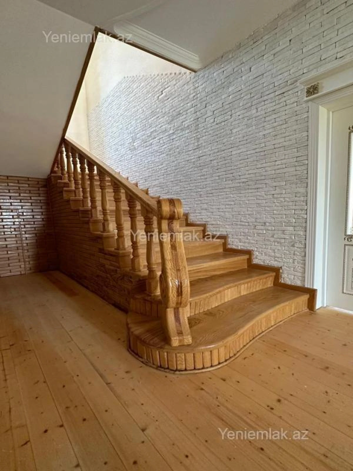 Satılır 7 otaqlı həyət evi 250 m²