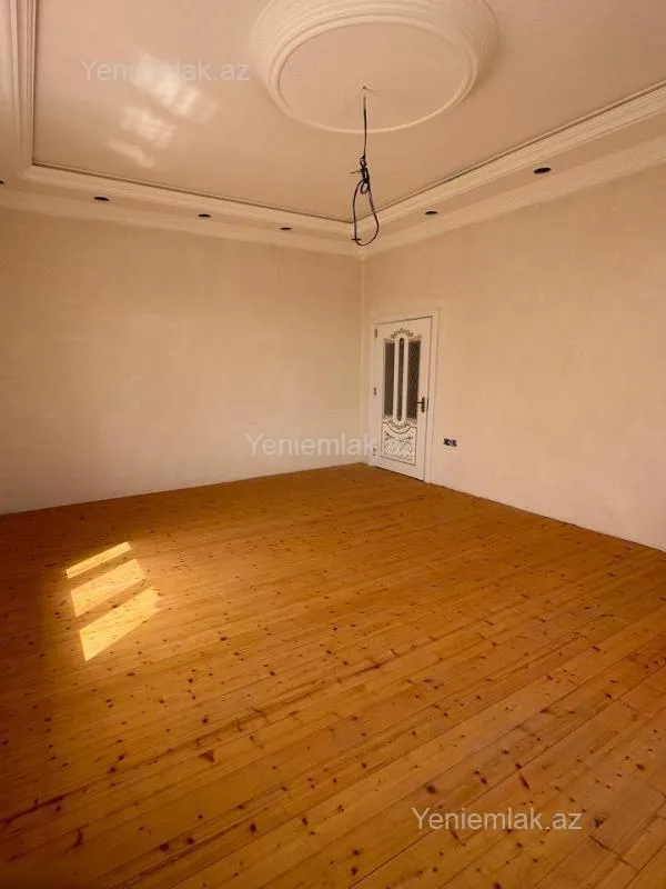 Satılır 7 otaqlı həyət evi 250 m²