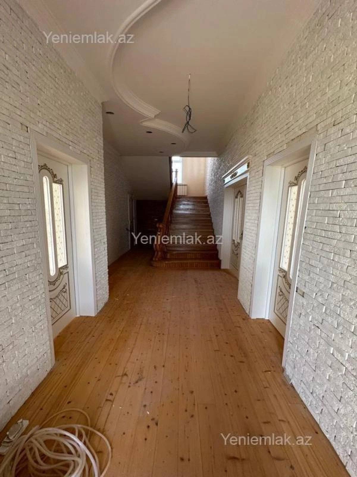 Satılır 7 otaqlı həyət evi 250 m²