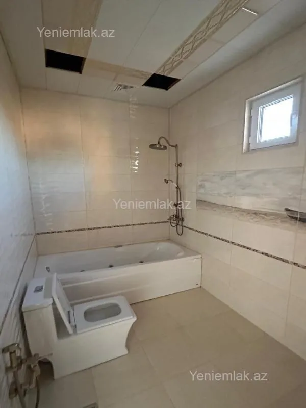 Satılır 7 otaqlı həyət evi 250 m²