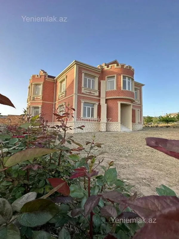 Satılır 7 otaqlı həyət evi 250 m²
