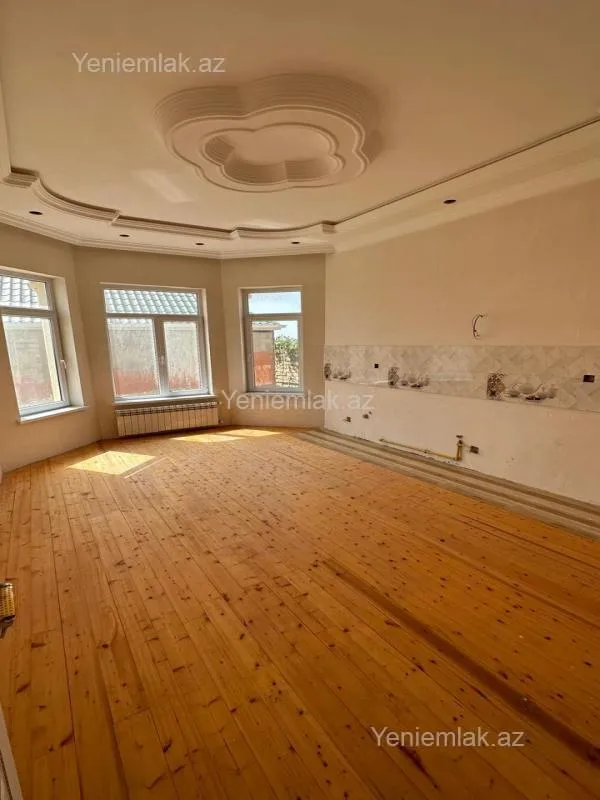 Satılır 7 otaqlı həyət evi 250 m²