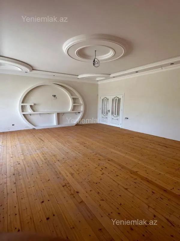 Satılır 7 otaqlı həyət evi 250 m²