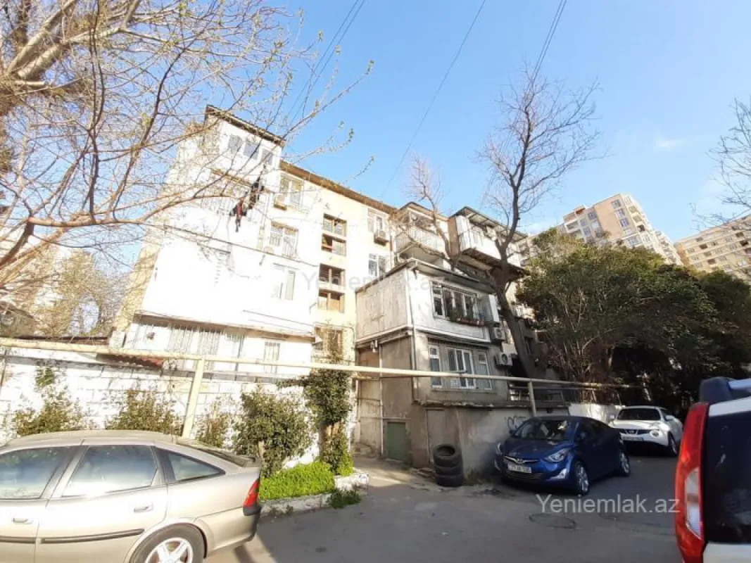 Satılır 3 otaqlı köhnə tikili 55 m²