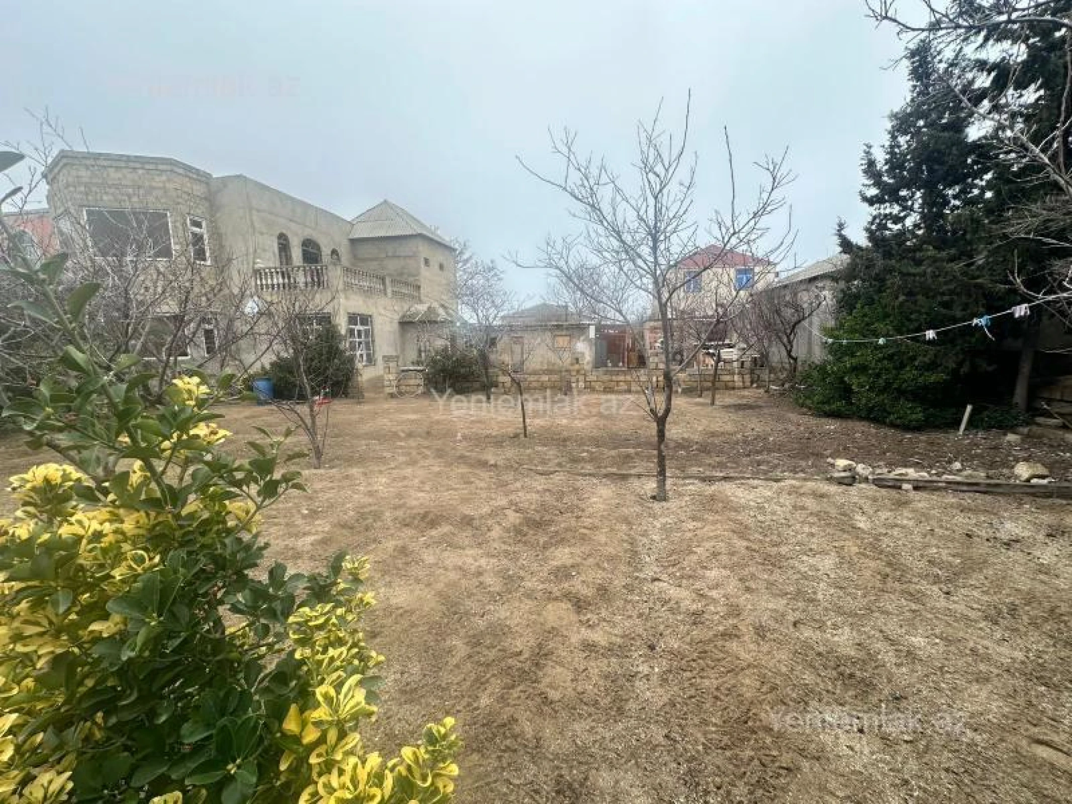 Satılır 5 otaqlı həyət evi 200 m²