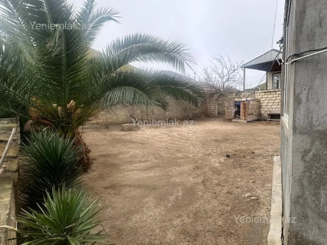 Satılır 5 otaqlı həyət evi 200 m²