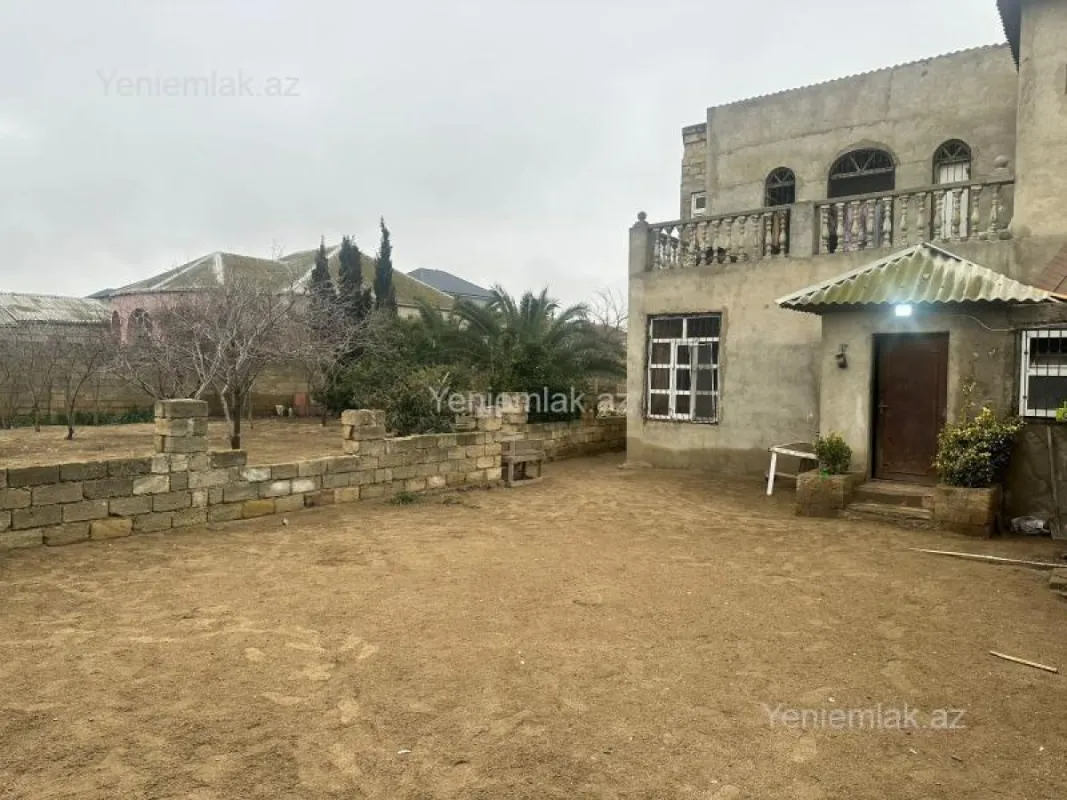Satılır 5 otaqlı həyət evi 200 m²