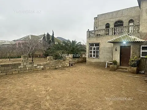 Satılır 5 otaqlı həyət evi 200 m²