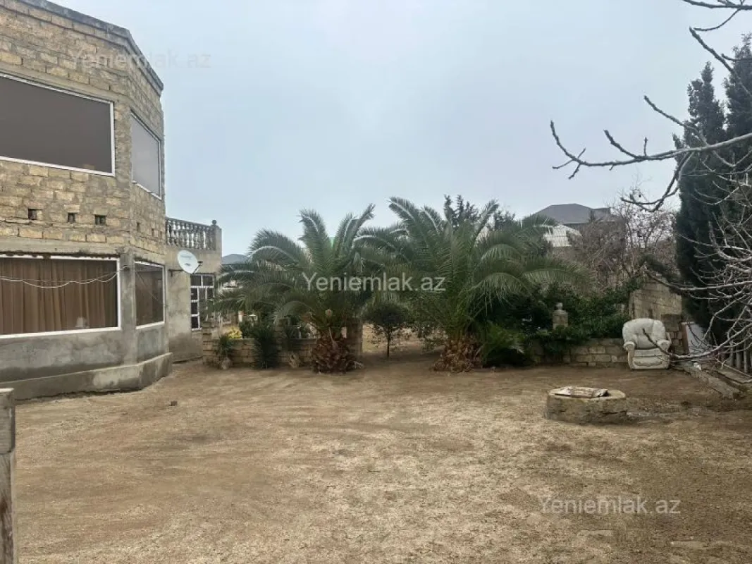 Satılır 5 otaqlı həyət evi 200 m²