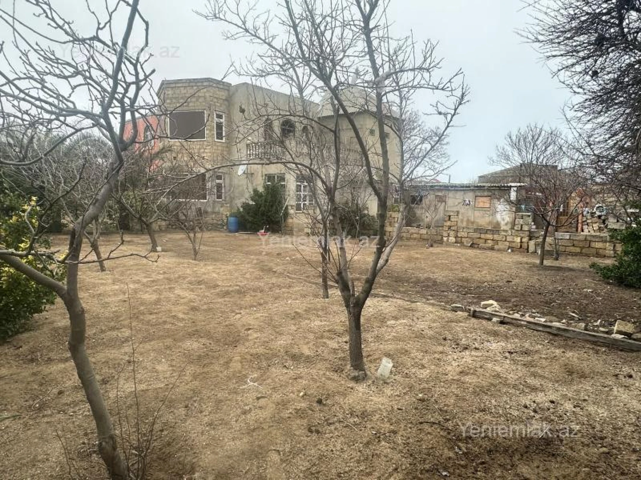 Satılır 5 otaqlı həyət evi 200 m²