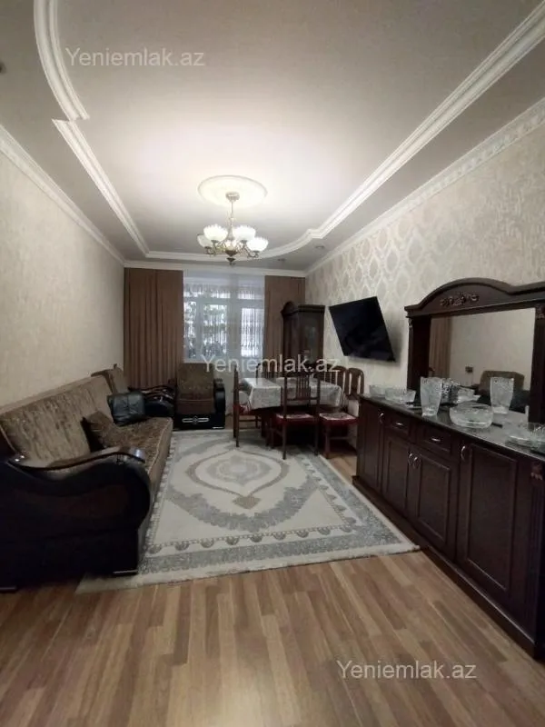 Satılır 3 otaqlı köhnə tikili 80 m²
